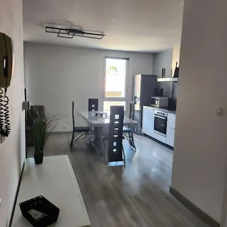 Appartement Sandonato Clermont-lʼHérault Exterior foto